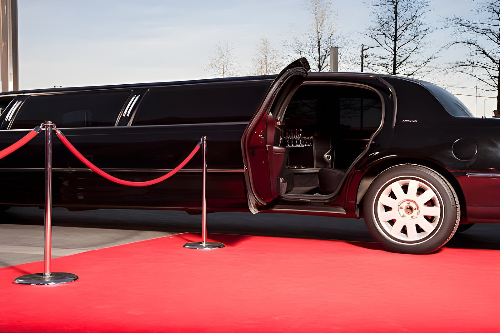 Celebrate prom and graduation with Luxury Limousine Service Madison WI. Enjoy comfortable, professional rides and smooth travel.