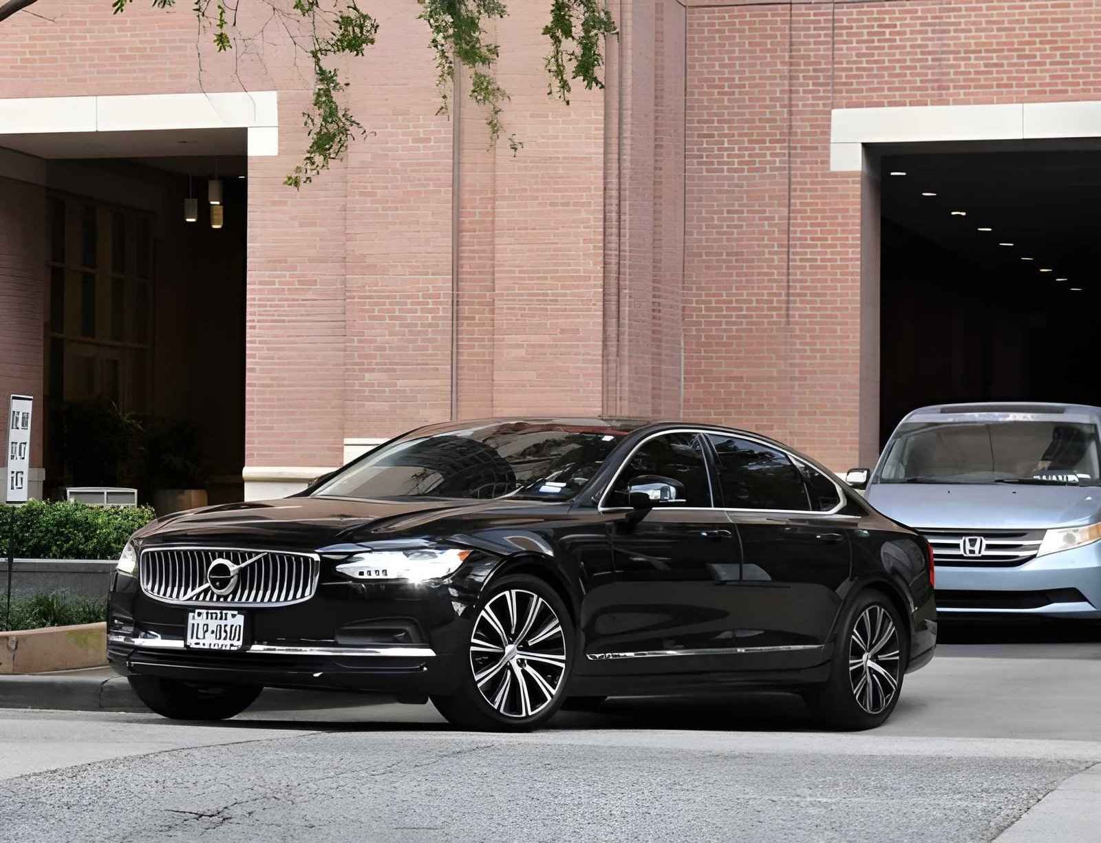 Choose a black car service near me for punctual pickups, polished vehicles, and professional chauffeurs. Travel in comfort—reserve today.