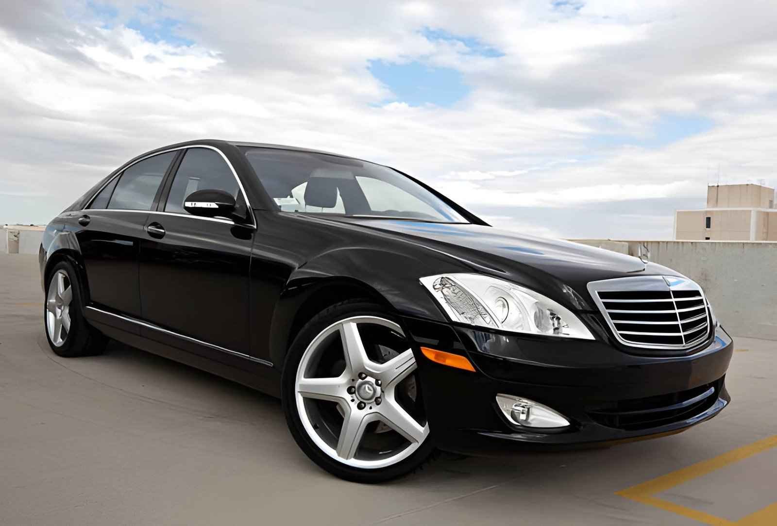 Compare luxury limousine and black car service near me options, including sedans, SUVs, and Sprinters for every travel need.