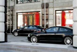 Compare luxury limousine and black car service near me options, including sedans, SUVs, and Sprinters for every travel need.