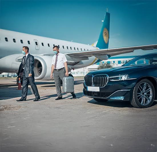 Wilmette Airport Transportation with luxury sedans, SUVs & Sprinter vans for comfortable transfers to O'Hare & Midway airports.